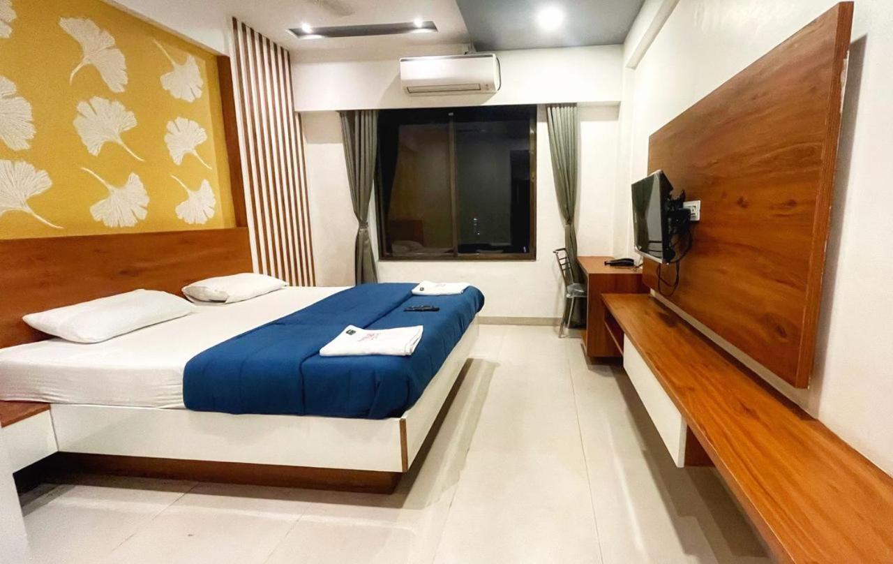 Hotel Ambai Executive Tuljapur Dış mekan fotoğraf